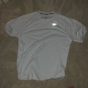 NIKE MILLER DRI FIT RUNNING SHIRT